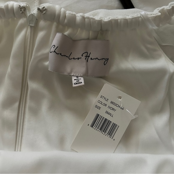 NWT Charles Henry Ivory Off the Shoulder Dress Size Small - Picture 5 of 5